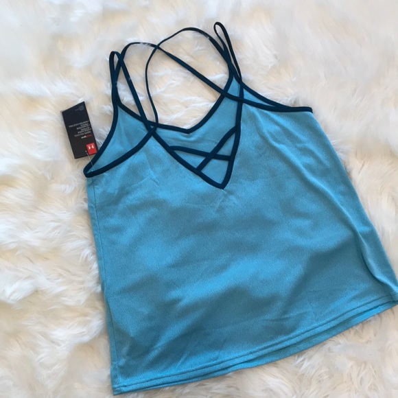 🌸 2 for $30 🌸 Under Armour top - Picture 2 of 5